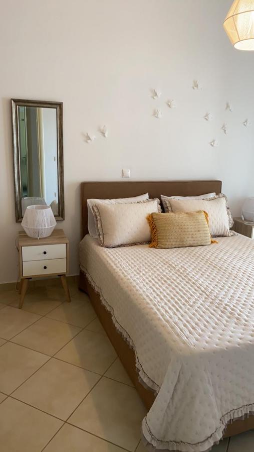 Theasis Apartment Pera Gyalos Luaran gambar